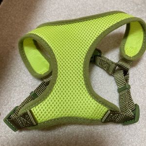 ITEM NO. 17: Lime green step-in harness. Almost new.